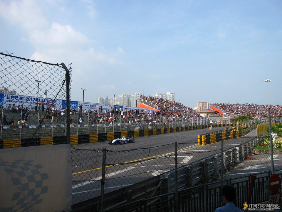 391342_10150294599618239_536413238_7039824_2064516297_n.jpg