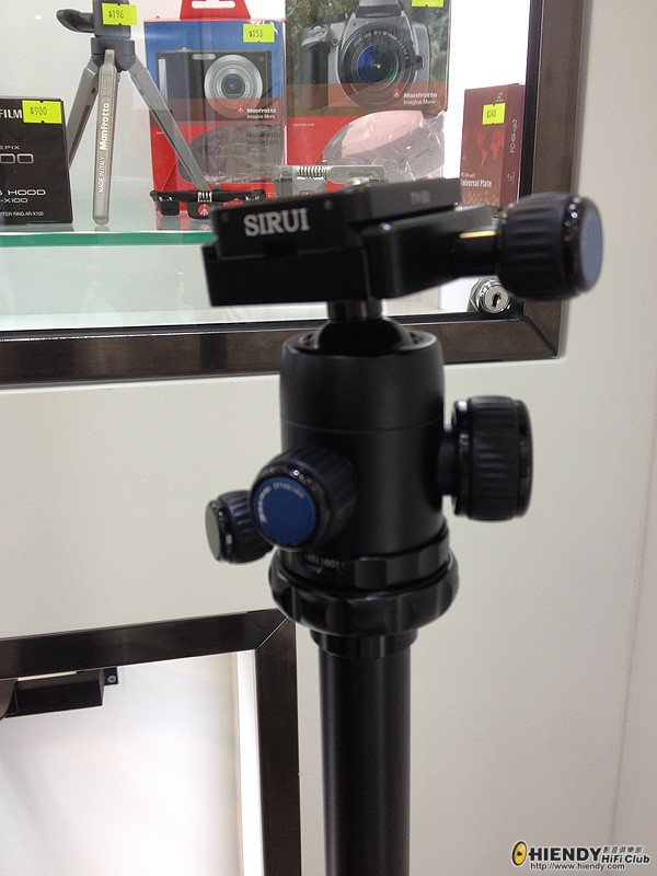 tripod-3.jpg