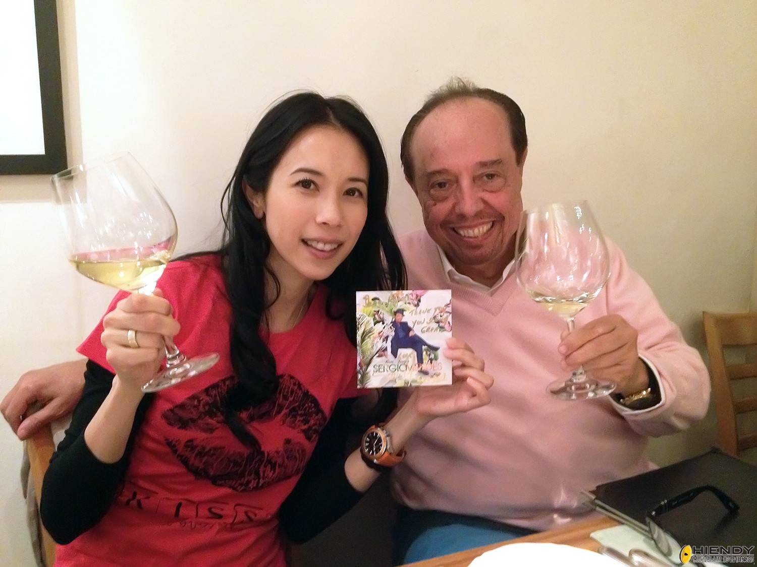 巴西傳奇音樂教父Sergio Mendes與莫文蔚一見如故.jpg