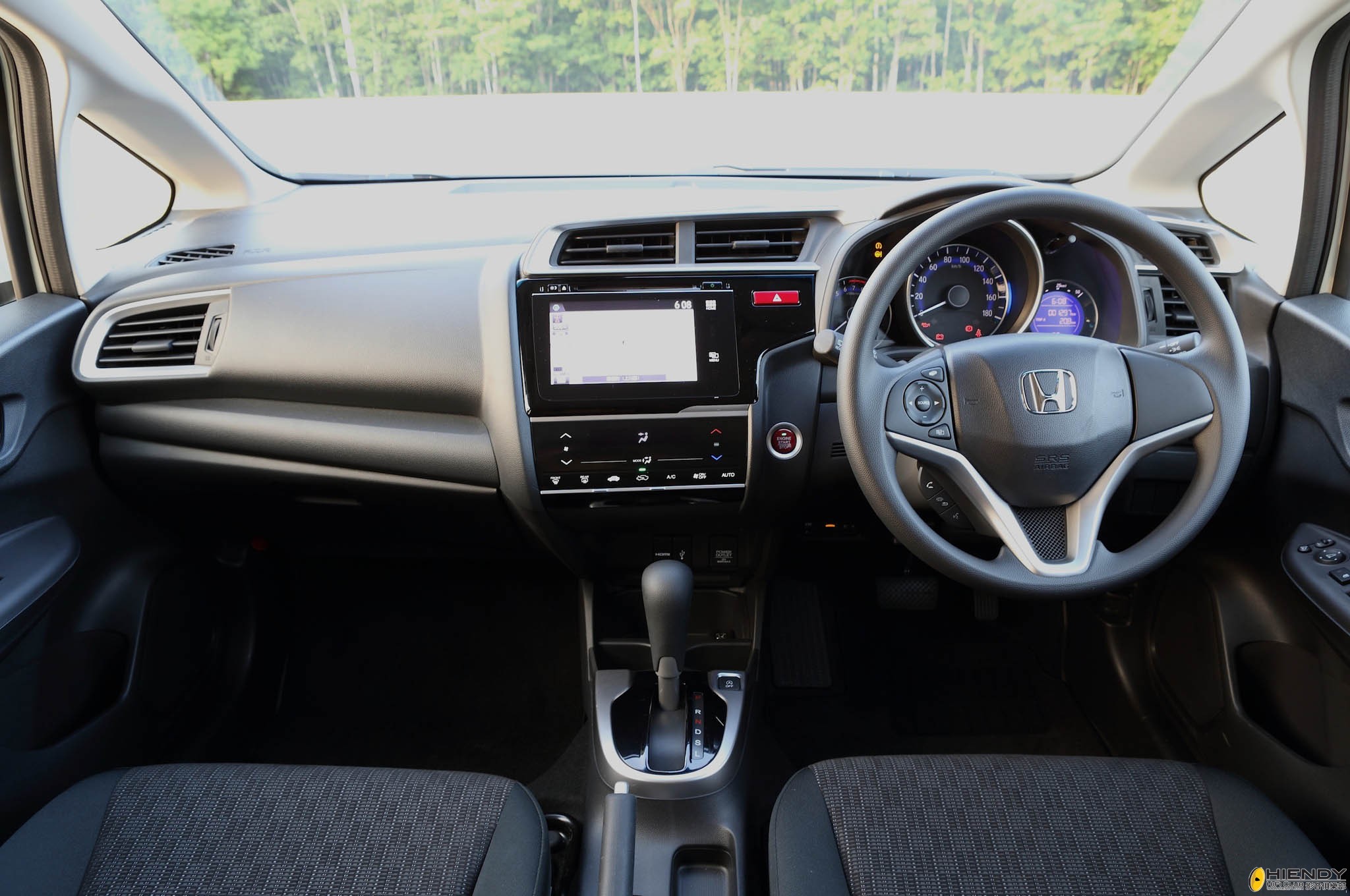 2014_Honda_Fit_Hybrid_07.jpg