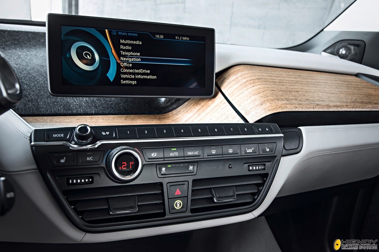 2014_BMW_i3_04.jpg