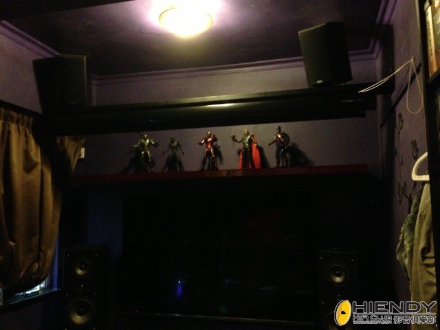 順便整兩個架放公仔 