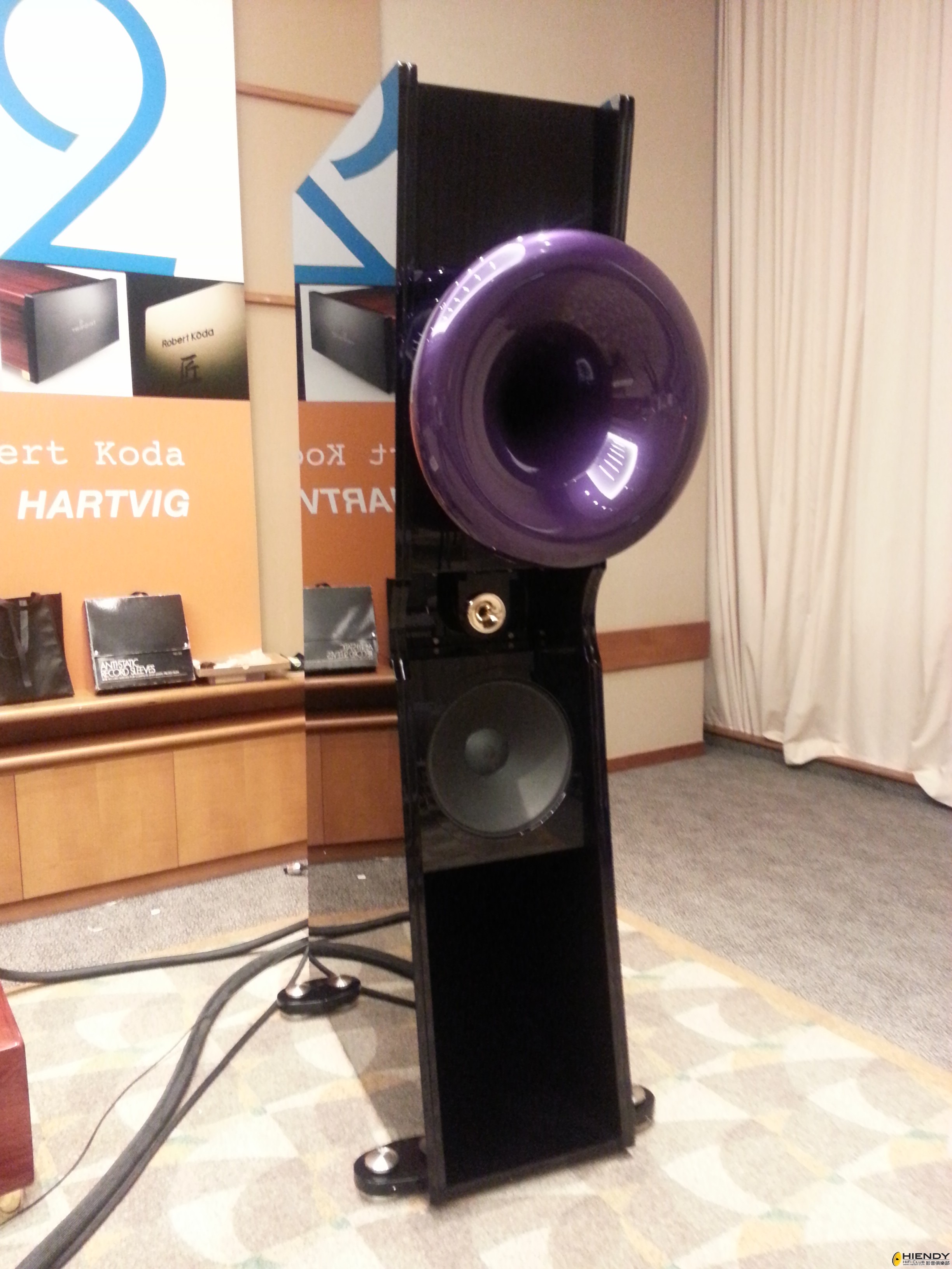Cessaro speakers