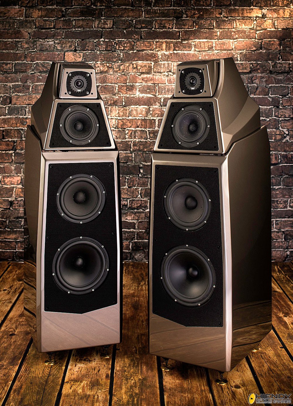 Wilson-Audio-Alexia-Speaker-System-1.jpg