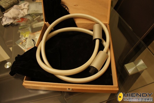 Argento Flow Power Cord 2m.jpg