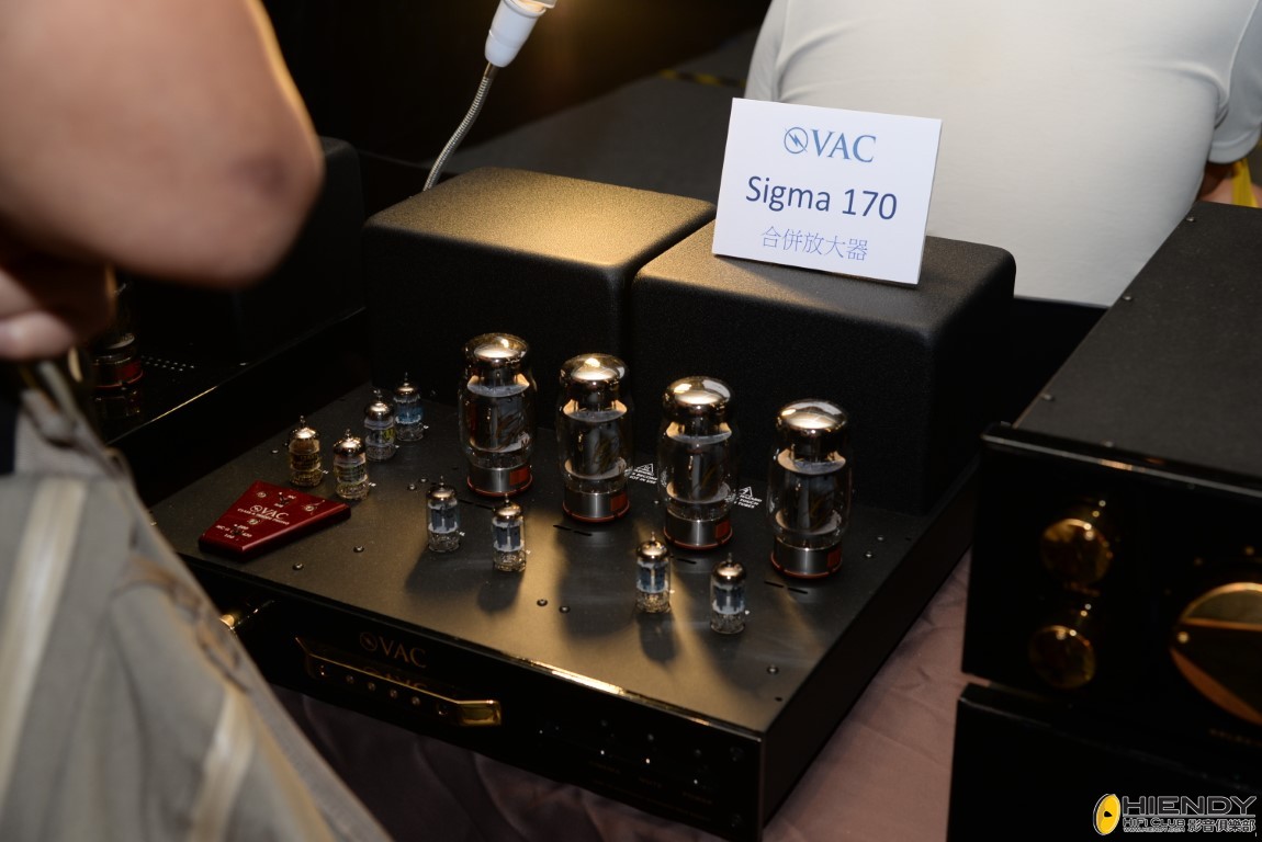 DSC_5636 (Medium).jpeg