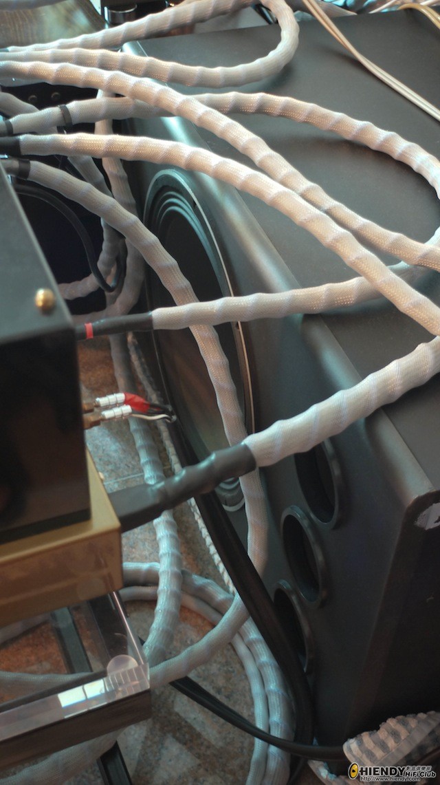 jbl_woofer_18.jpg