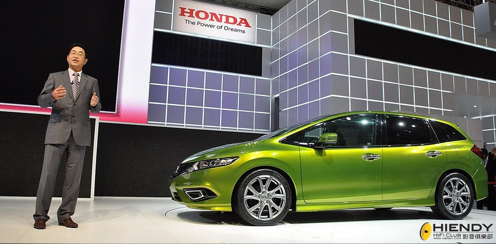 2014_Honda_Jade_05.jpg