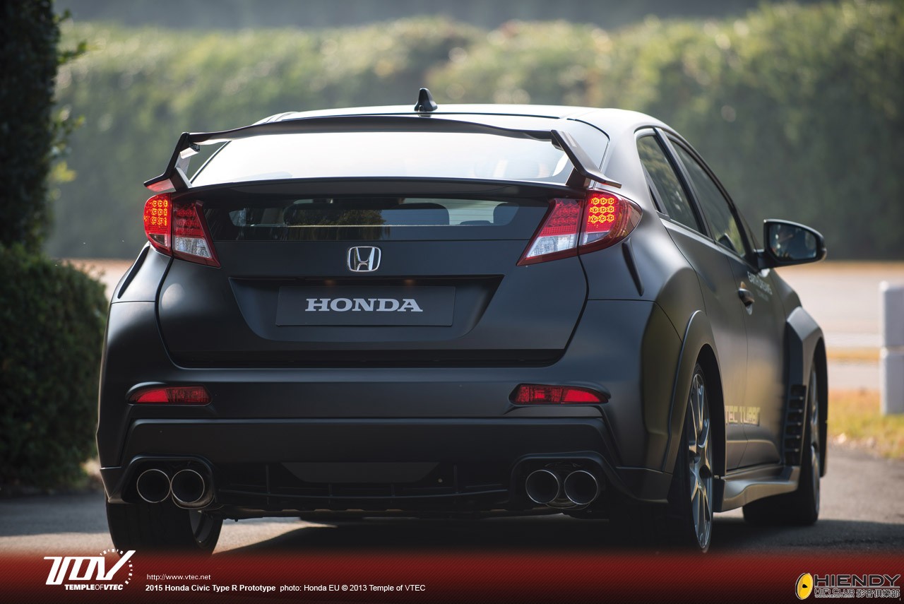 2015_Honda_Civic_Type-R_VTEC_Turbo_04.jpg