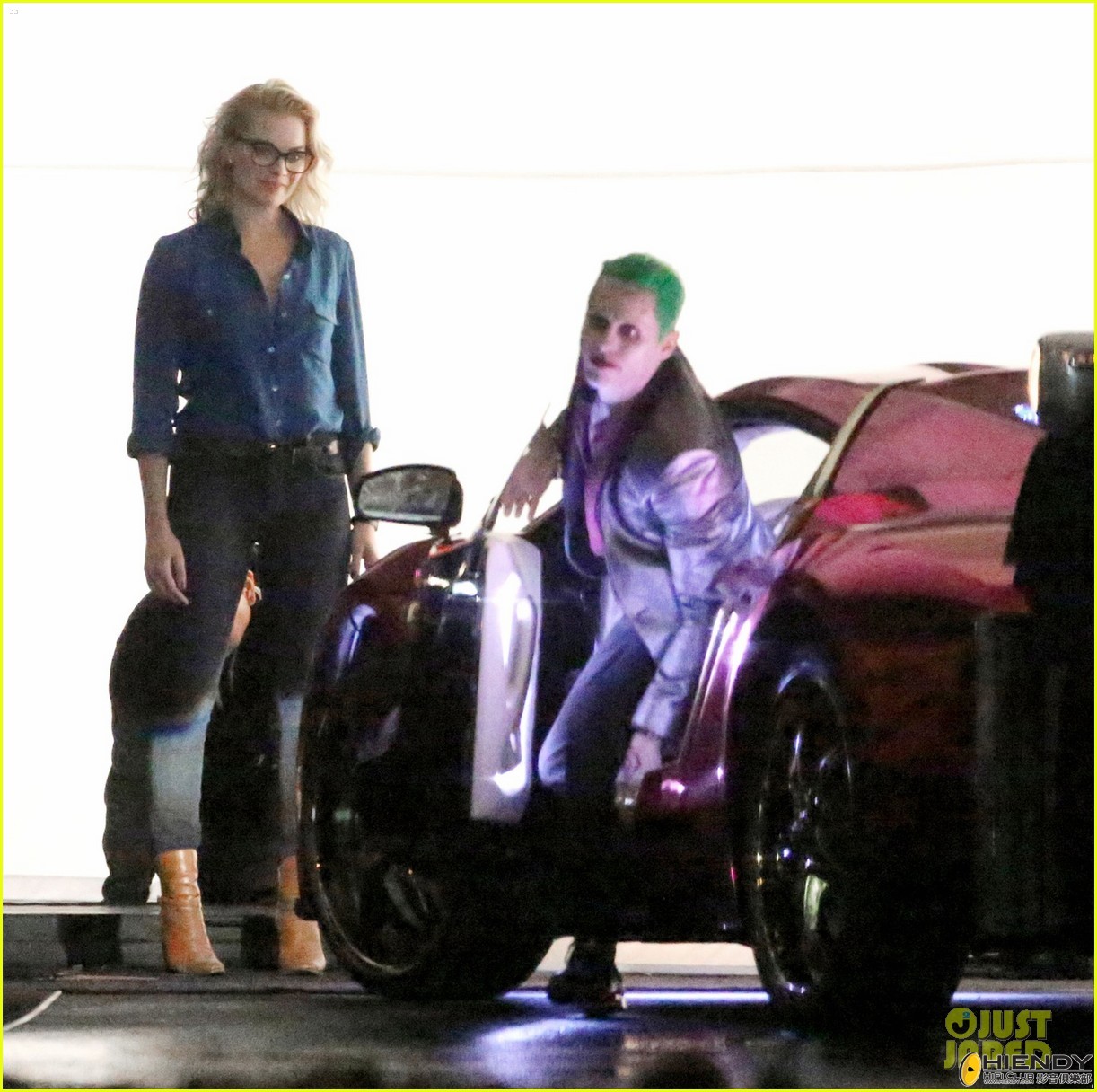 jared-leto-fights-kisses-margot-robbie-in-suicide-squad-17.jpg