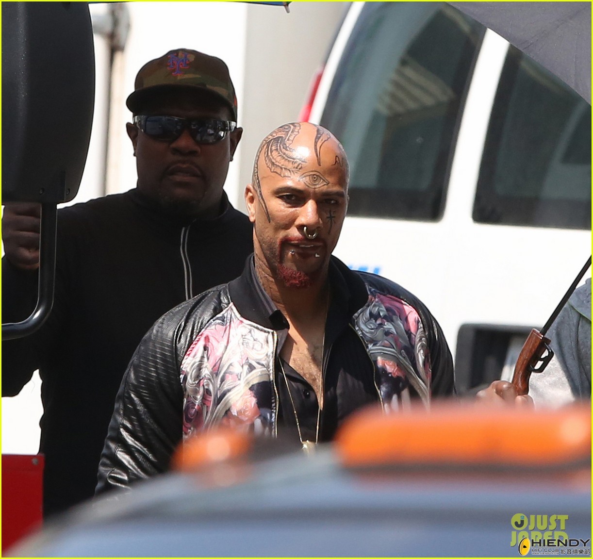 common-spotted-on-suicide-squad-set-02.jpg