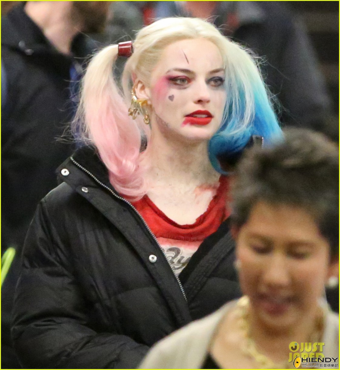 suicide-squad-cast-films-in-subway-station-04.jpg