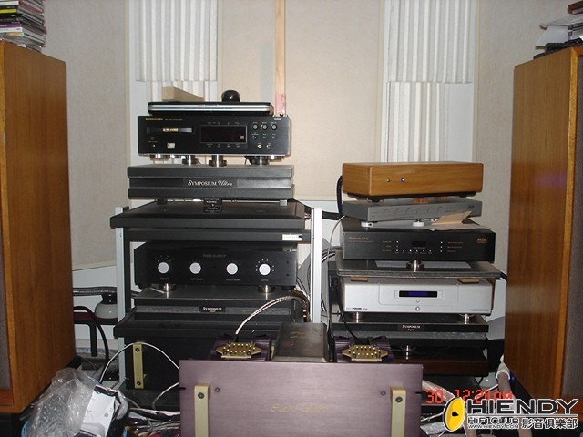 050437f0yea5q800h8ywxh.jpg