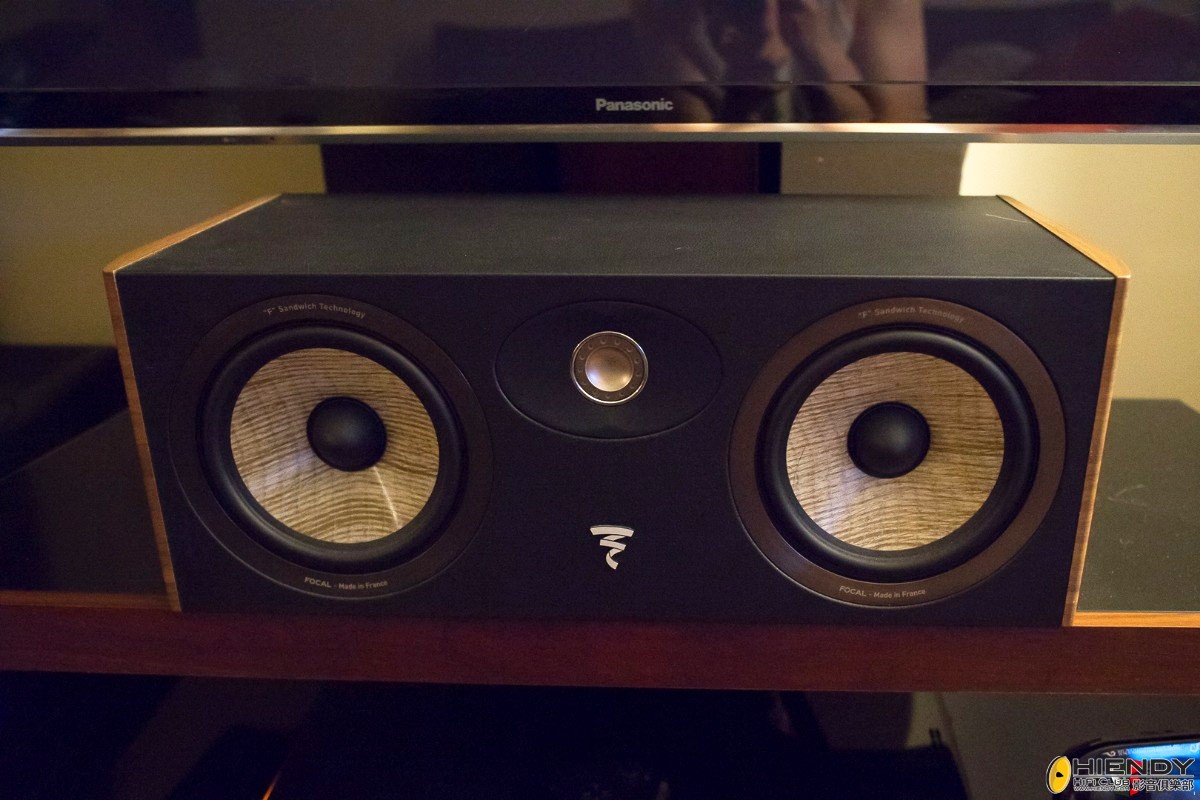 1175618-focal-aria-cc900-walnut.jpg