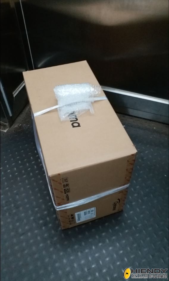 UHD60_b.JPG
