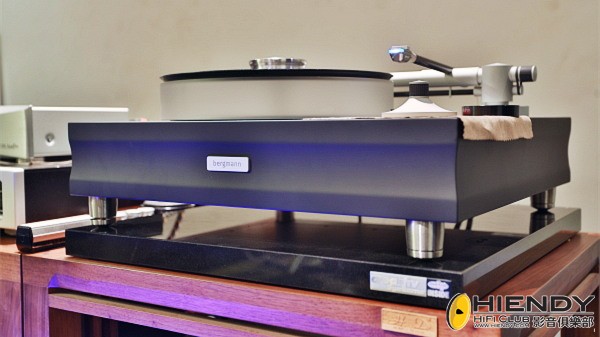 DTOjPlBWsAAiagK (1).jpg