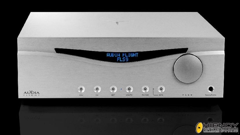 Ampli_FLS9_silver_fronte_fondo_nero_x_sito.jpg