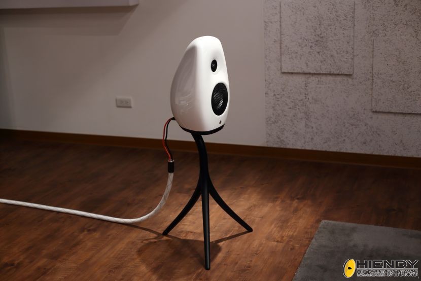 vividaudio_s12_014.jpg