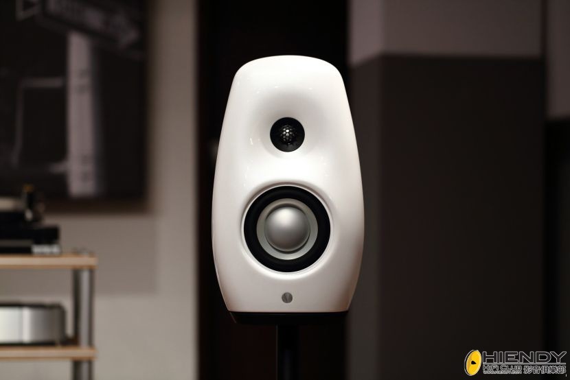vividaudio_s12_023.jpg