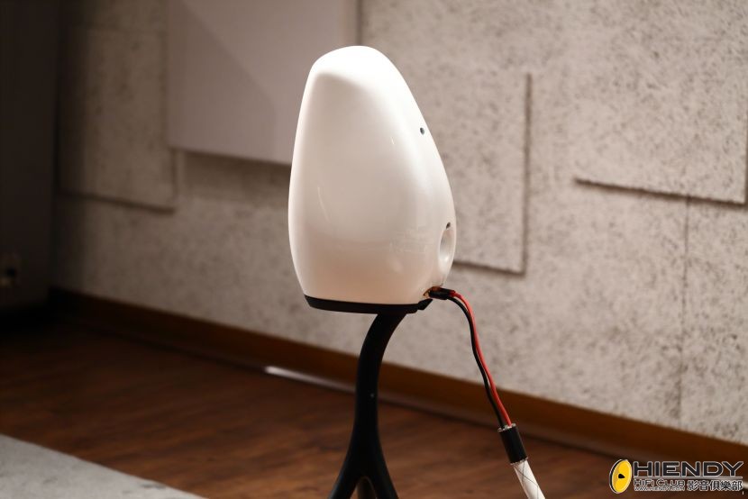 vividaudio_s12_027.jpg