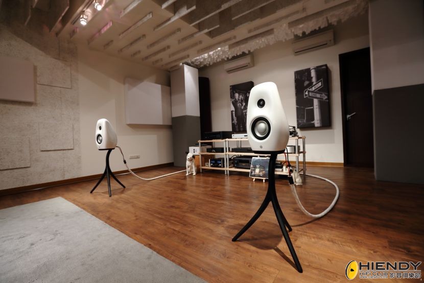 vividaudio_s12_032.jpg