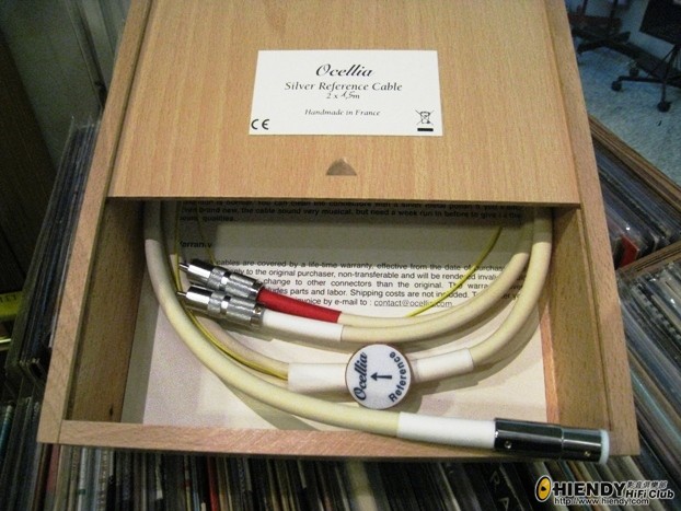 Ocellia_Silver_Ref_Phono1.jpg
