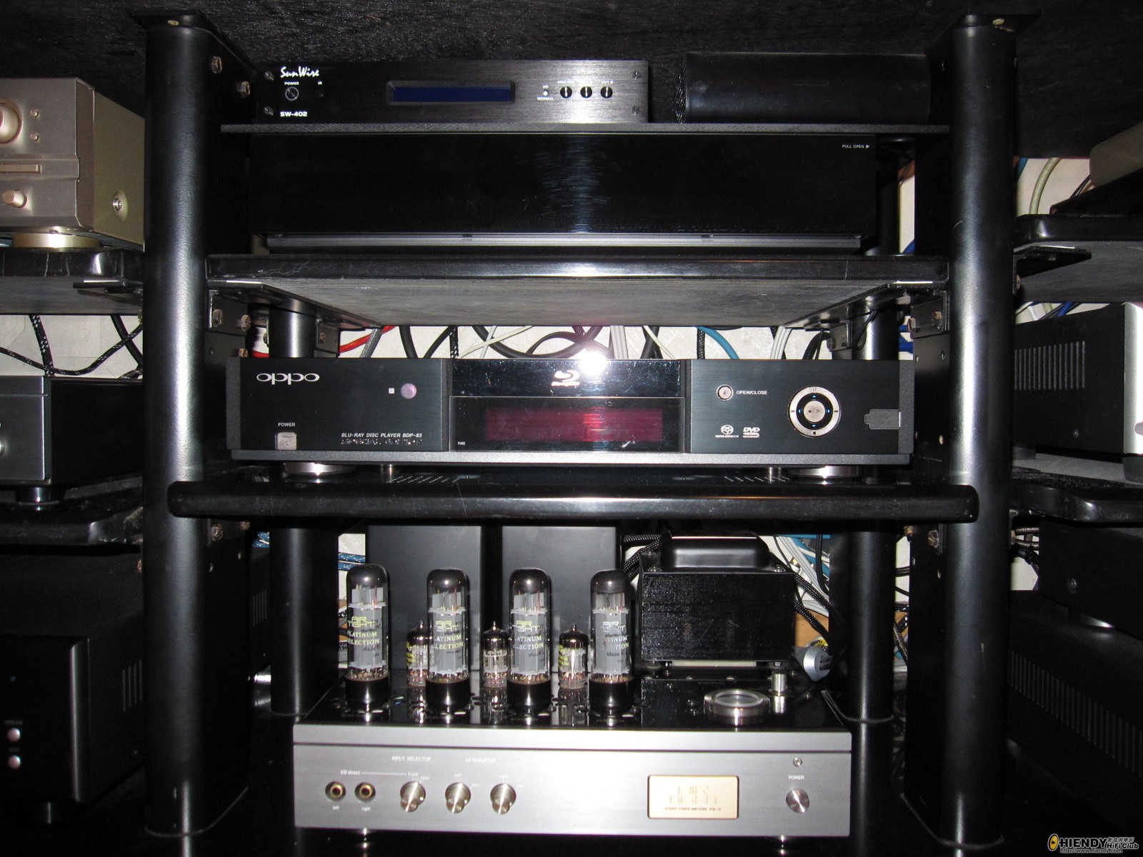 OPPO-83SE 在大廳