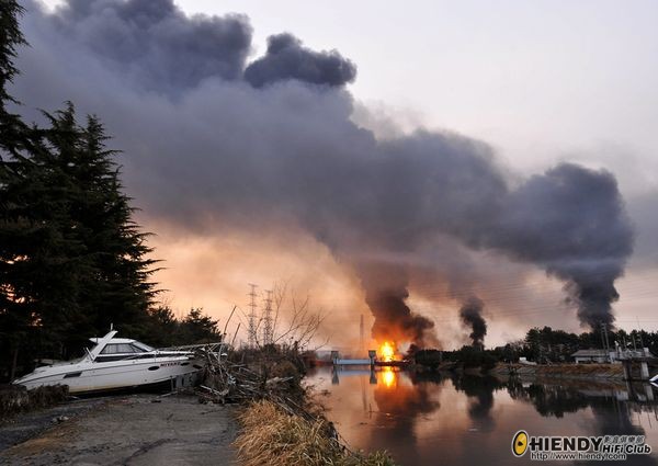 japan-earthquake-tsunami-nuclear-unforgettable-pictures-fire_33280_600x450.jpg