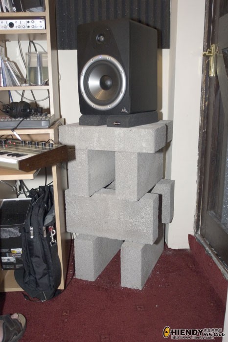 speakerstandafter.l.jpg