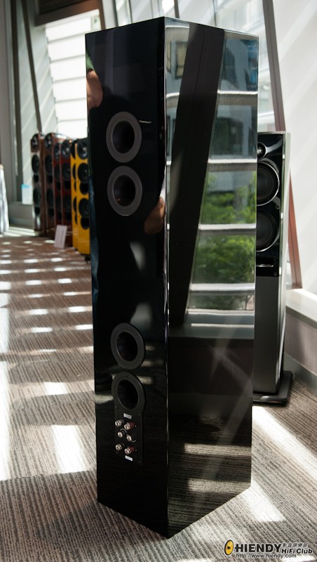 R900 - 2.jpg